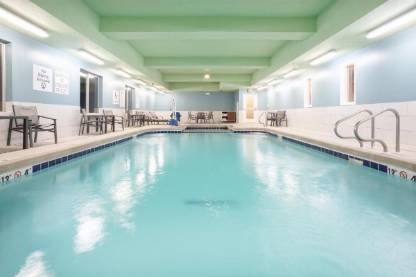 Holiday Inn Express & Suites Manhattan image 15