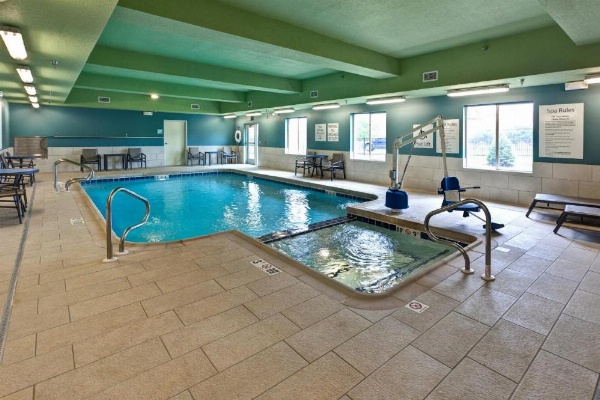 Holiday Inn Express & Suites Manhattan image 19