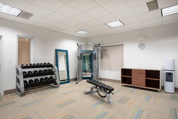 Holiday Inn Express & Suites Manhattan image 2