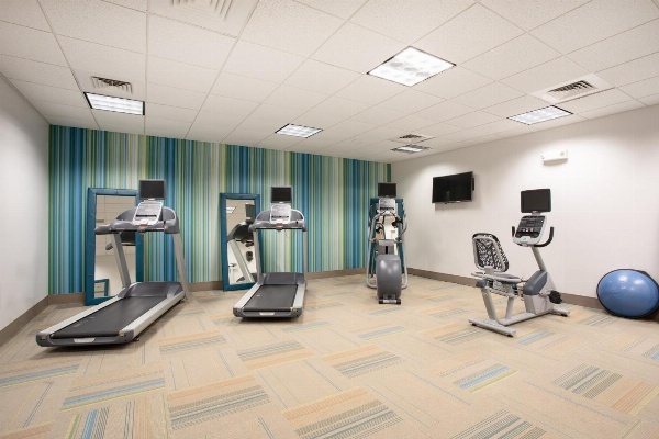 Holiday Inn Express & Suites Manhattan image 4